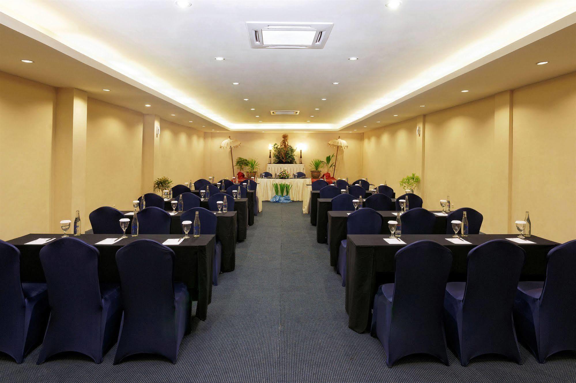 Kuta Station Hotel And Spa 발리 섬 외부 사진